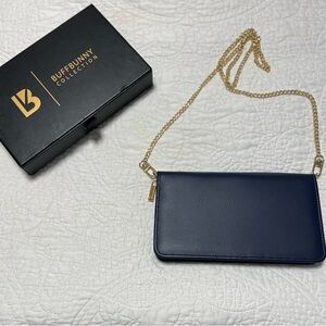 Buff Bunny clutch-in great condition! Only used once .